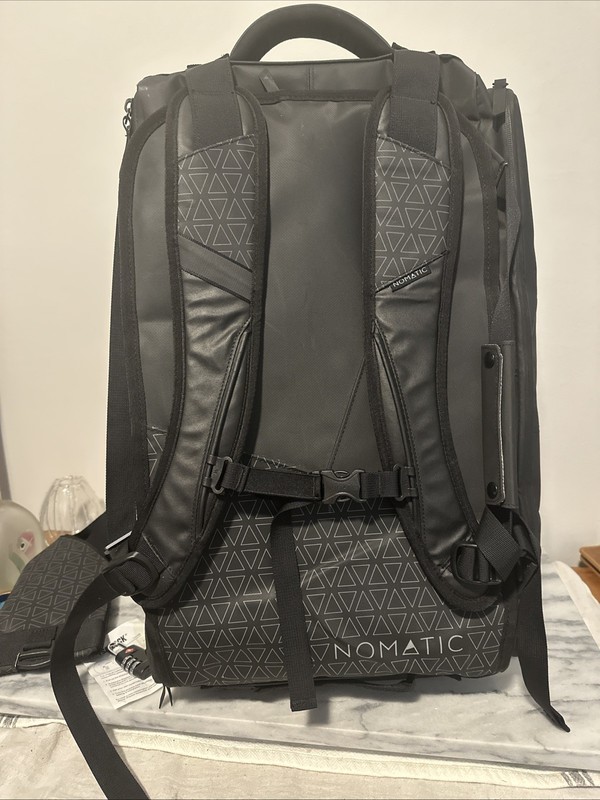 Nomatic Travel Pack Backpack 20L Water Resistant Laptop Sleeve Black Unisex Lock gallery