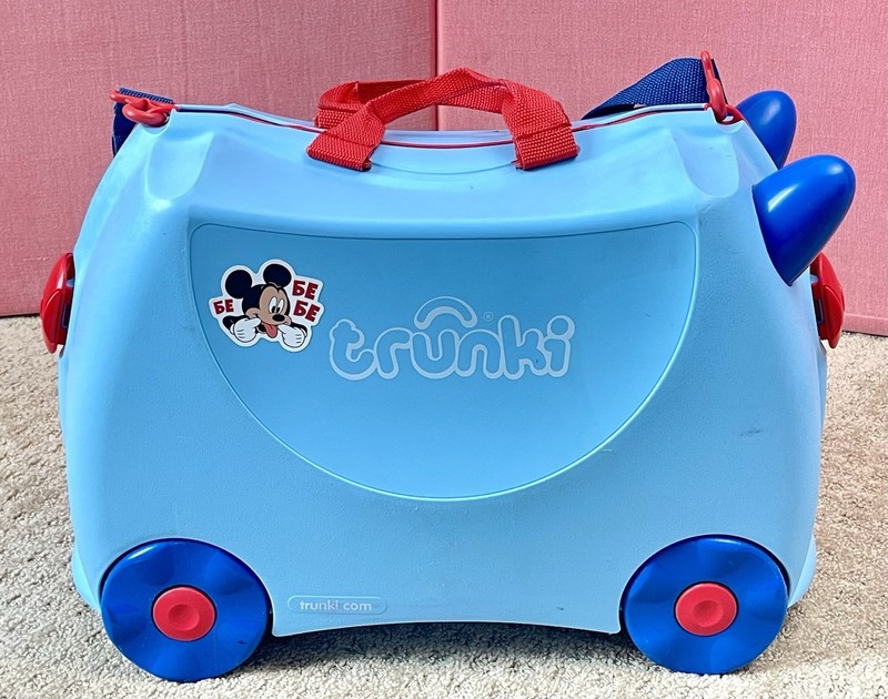 Trunki Melissa & Doug Suitcase Kids Ride Wheeled Pull Along Blue Red Terrance