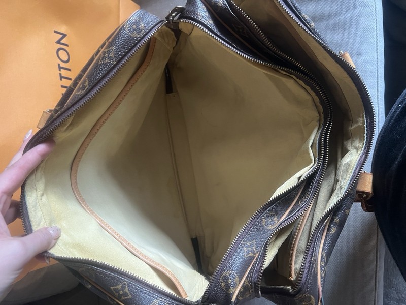 Louis Vuitton Porte-Documents Monogram Canvas Damaged, For Parts/Crafts/Repair gallery