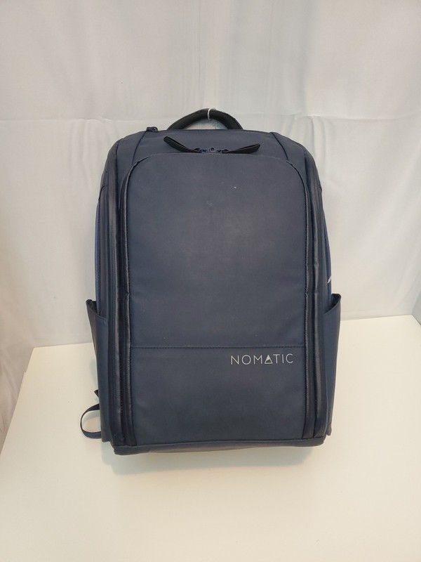 Nomatic Backpack 14L, Great Condition, Expands to 17L, Navy Color, $319 Value
