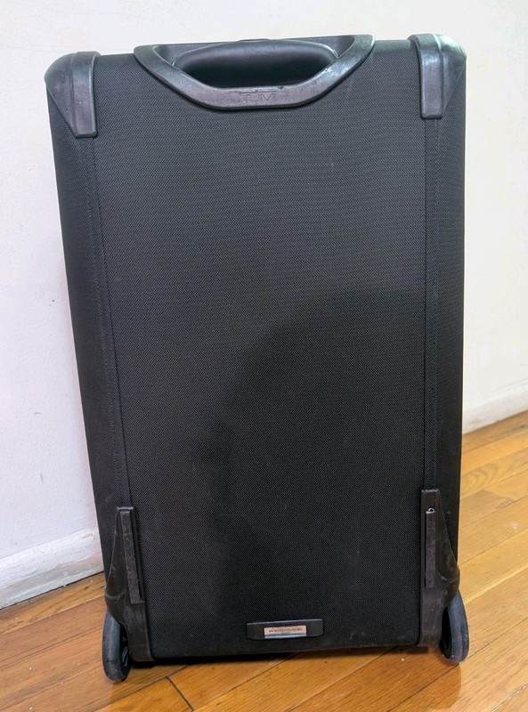 Tumi Alpha 2 Expandable 2 Wheeled International Carry On gallery