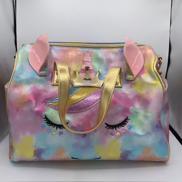 Under One Sky Unicorn Weekender Zipper Bag rainbow zipper top side pockets
