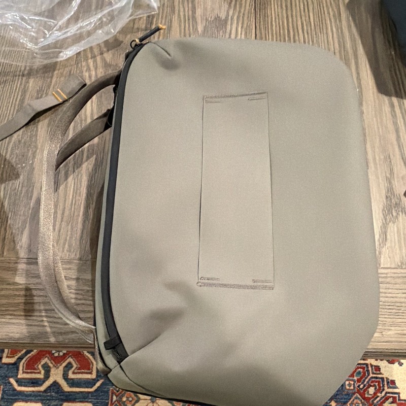 Peak Design 25L Travel Weekender Carry-On Multiday Bag, Gray Solid Unisex gallery
