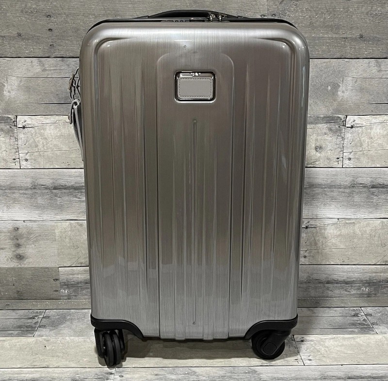 TUMI V4 Collection 22-Inch Carry-On Expandable Spinner Packing Case Luggage