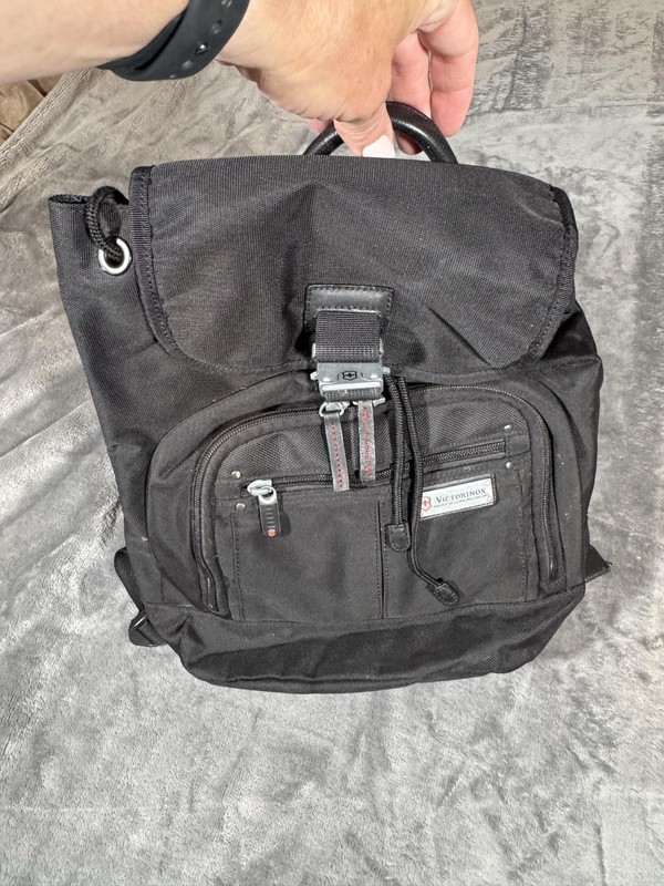Victorinox Swiss Army Black 17″ Precision Gear Backpack Mens Daypack Travel