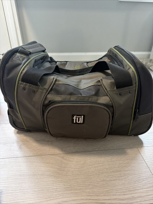 ful 21 in Wheeled Duffle Bag Retractable Handle Inline Wheels Duffel