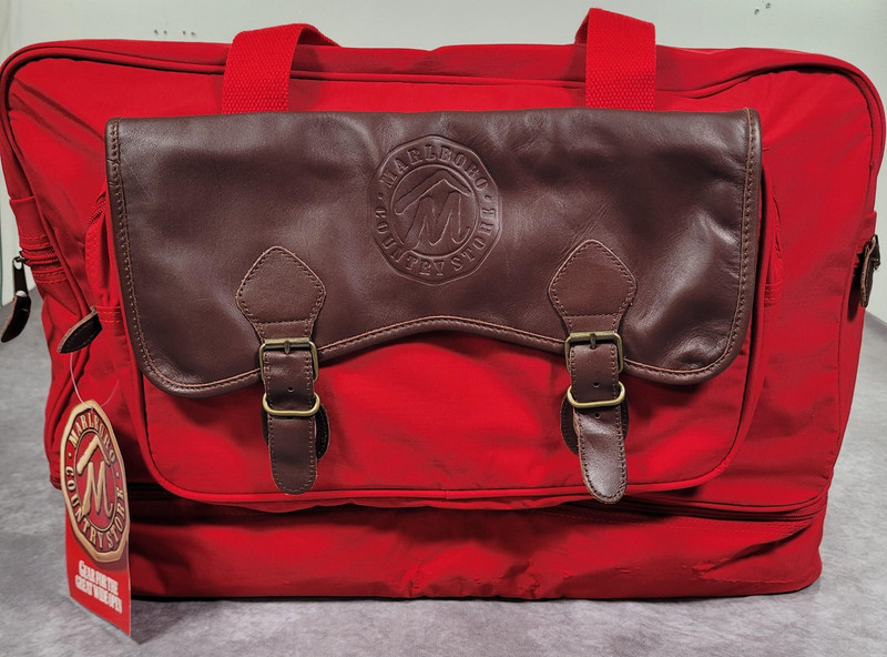 Vintage Marlboro Country Store Red Duffel Bag Mens Travel Weekender Carry On