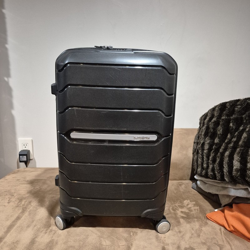 Samsonite Tech Two 2.0 2-piece Hardside Set Luggage Gray 27 & 21 N/b gallery