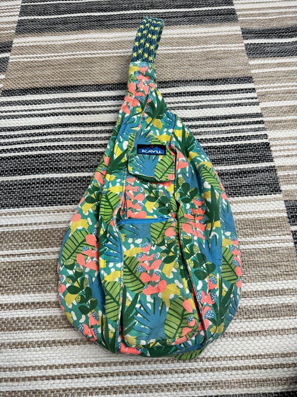 KAVU Floral Canvas Rope Sling Backpack 20″ Multicolor Limited Edition Women