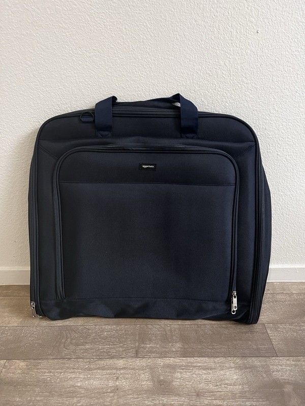 Amazon Basics Tri-Fold Garment Bag – Navy Blue, 40-Inch – new