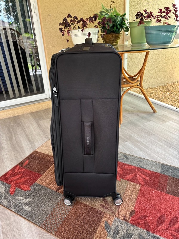 Samsonite Uplift Large Expandable Spinner Suitcase Color: Black gallery