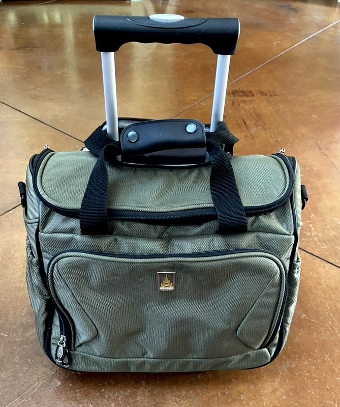 Travelpro Lite Walk About 2 Wheel Luggage Suitcase Green Carry On 16 x 15 x 9