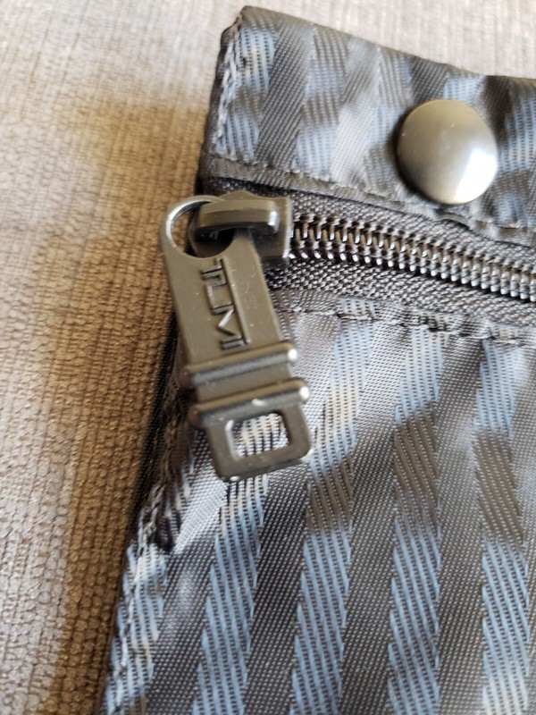 Tumi Alpha Suitcase Check Bag Button In Accessory Pouch 20" Wide - GREAT! gallery