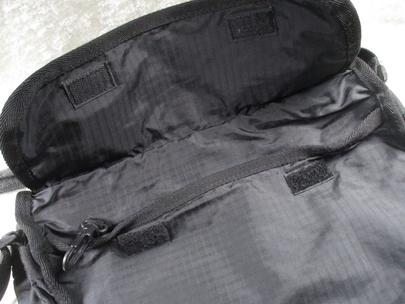 Samsonite Black Ripstop Nylon Small Carry On/Purse 13" x 8.5" x 5" Wide Strap gallery