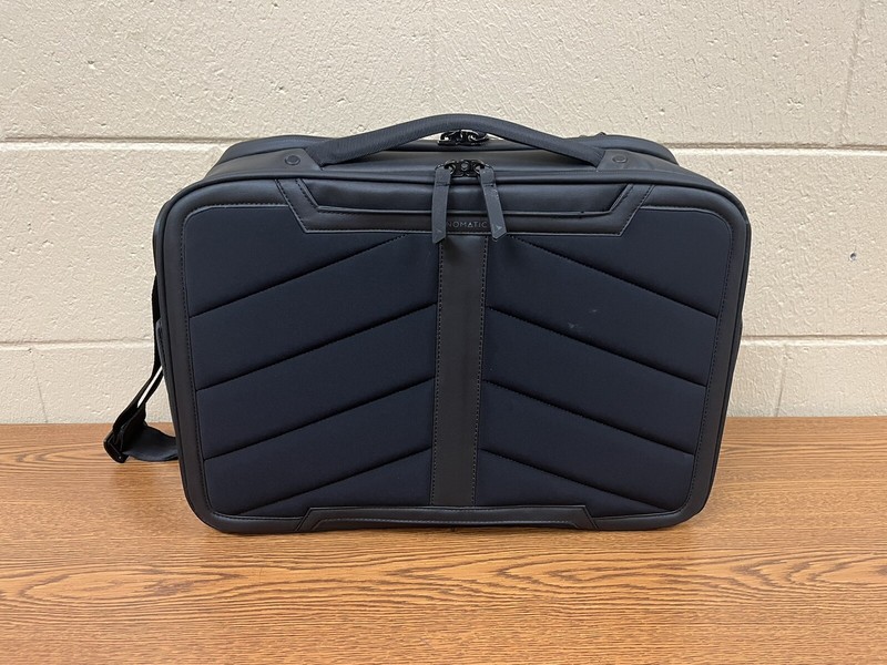 Nomatic Messenger Bag gallery