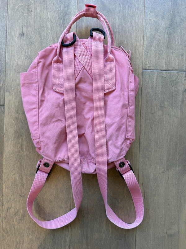 Fjallraven Kanken Mini Backpack 7L Pink 23561 Straps Travel School Pre-Owned gallery