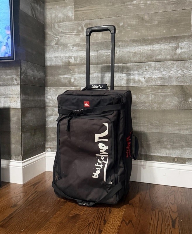 Rare Vintage 2000s Quiksilver Branded Black Wheeled Luggage Carryon Suitcase