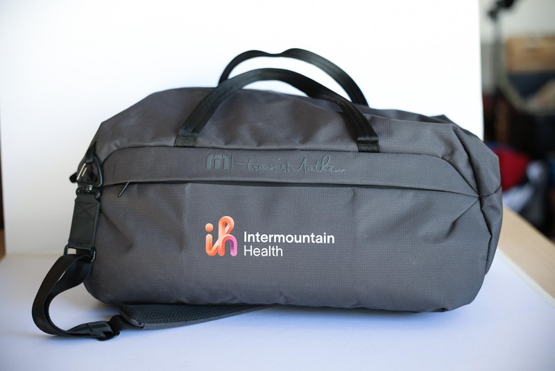 TravisMathew Gray Ripstop Duffel Bag Travel Gym Soft Case Mens Adjustable Strap gallery