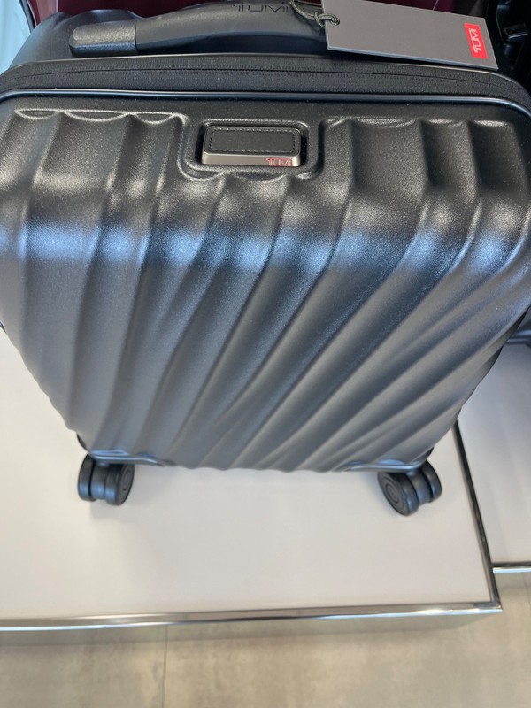 NEW Tumi 19 Degree SMALL COMPACT CARRY ON 4 Wheel Case – TEXTURED MATTE BLACK