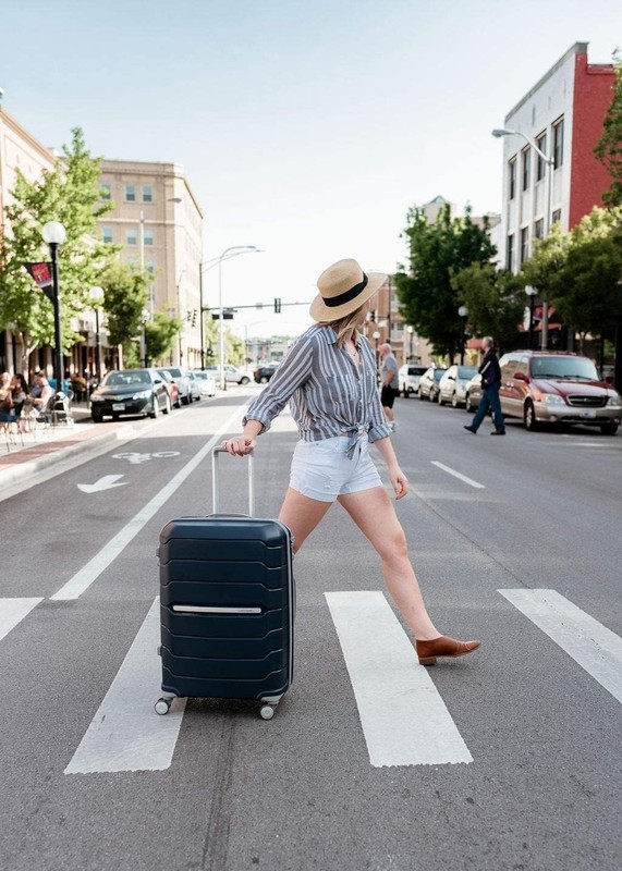 Durable 28-Inch Expandable Hardshell Luggage - Navy with Smooth 360° Wheels gallery