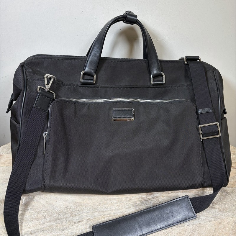 TUMI Duffel Bag, Larkin Anderson Weekender - Black/Silver EUC gallery