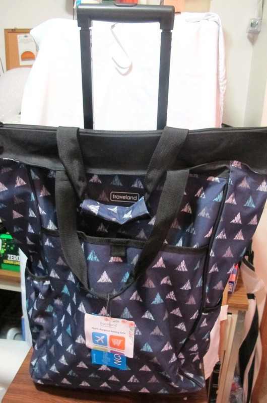 TRAVELAND Multi-Purpose Rolling Tote~Retractable Handle~20″Lx14″Hx8″D~Triangles