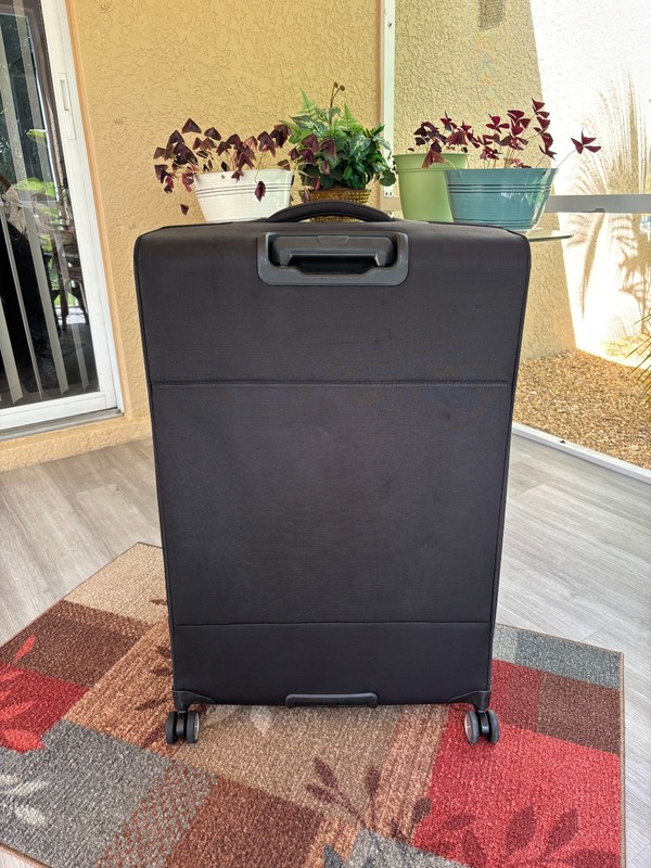 Samsonite Uplift Large Expandable Spinner Suitcase Color: Black gallery
