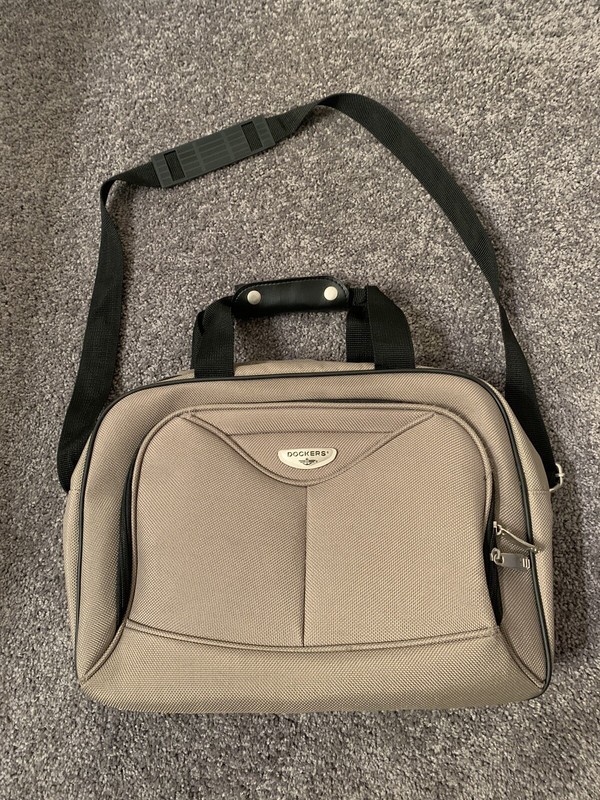 Dockers Weekend Duffle Overnight Carry On Travel Bag Tan With Shoulder Strap