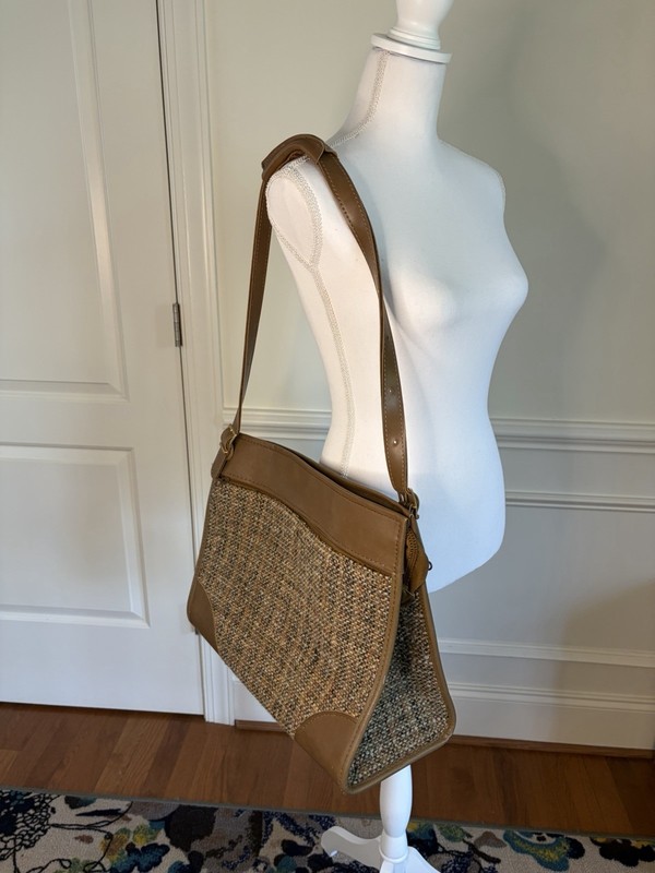 VTH Hartmann Luggage tweed and leather travel shoulder messenger bag 16x13x7.5″
