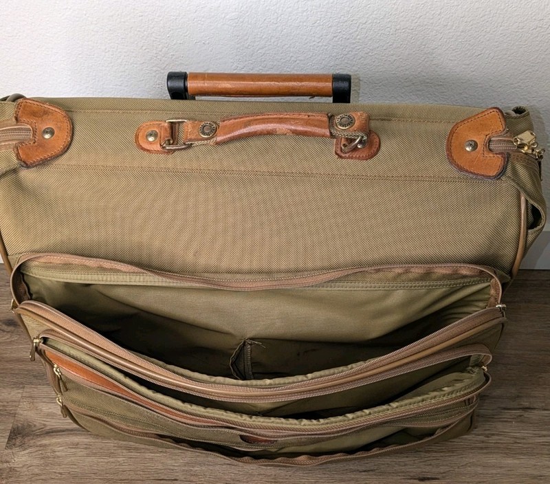 HARTMANN Intensity Collection Mobile Traveler Garment Bag Distressed gallery