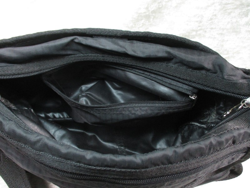 Samsonite Black Ripstop Nylon Small Carry On/Purse 13" x 8.5" x 5" Wide Strap gallery