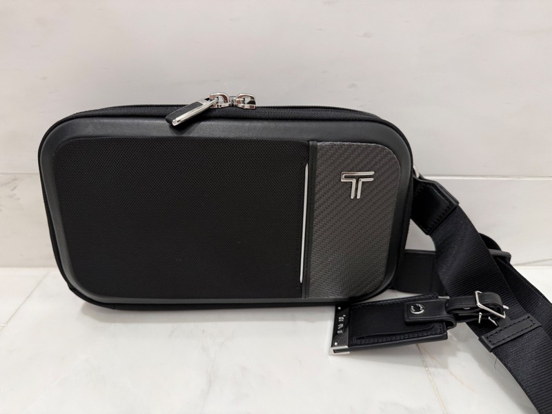 NEW Tumi ARRIVE MESSINA 10.0” Compact Sling Crossbody Bag – SOLID BLACK