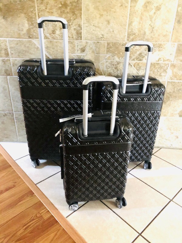 Hard Side Molded Flat Iron Collection II 3-Piece Black Luggage Sets. gallery