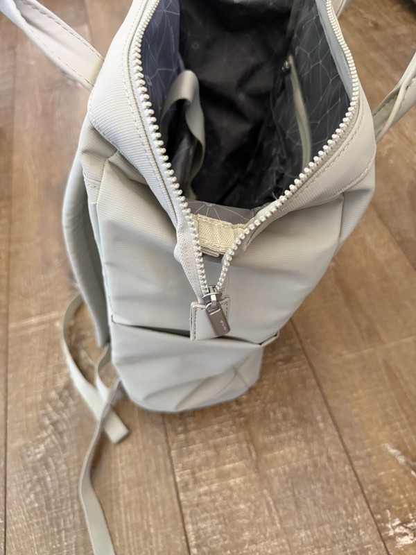 Samsonite BETTER THAN BASIC CONVERTIBLE BACKPACK gallery