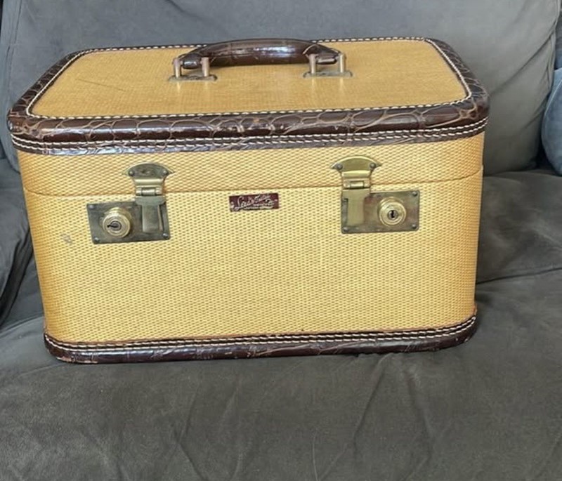 LEEDS LEEDS WHEAT TWEED TRAVELWEAR SUITCASE BLUE LEATHER HANDLE & TRIM