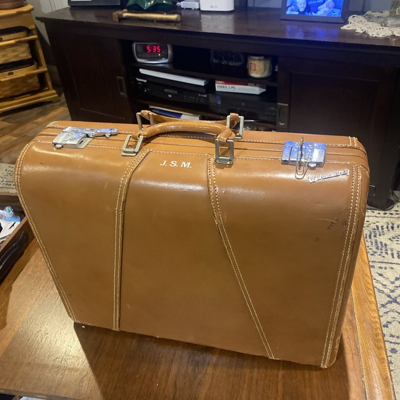 Wheary Little Colonel Vintage Suitcase Brown Leather 1920s Photo Prop Key 20”