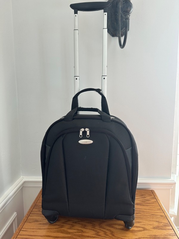 Samsonite 1910 Black Carry On Spinner Weekender Suitcase