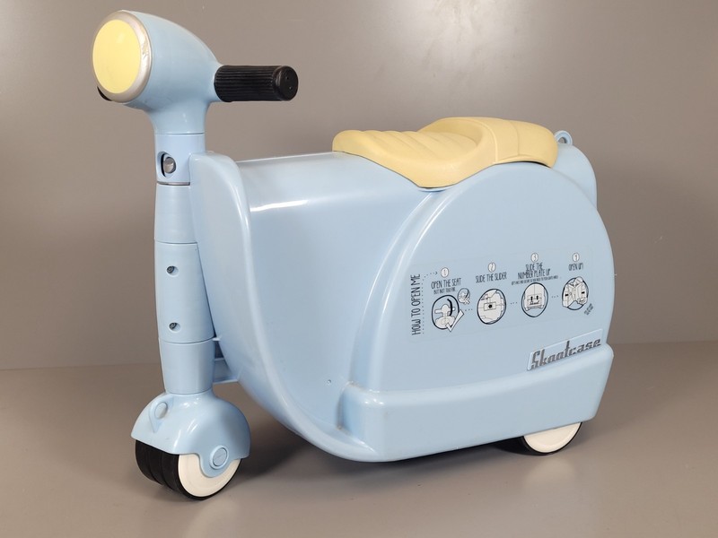 Use SKOOTCASE Ride On Light Blue Luggage Scooter – Kids Toddlers Toy Suitcase