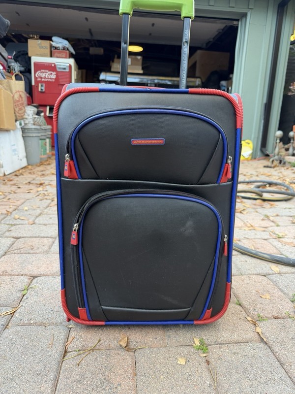 Beneton Soft Shell Carryon Suitcase gallery