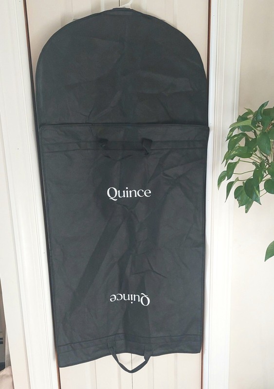 Quince -Suit & Garment Protector/ Travel Black Zip Bags! Lot Of 4! (1)