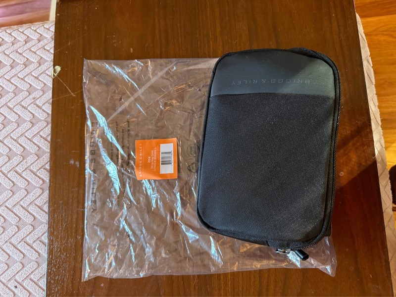 Briggs & Riley ZDX003-4 Small Black Sling Bag (Adjustable Crossbody) – NEW!