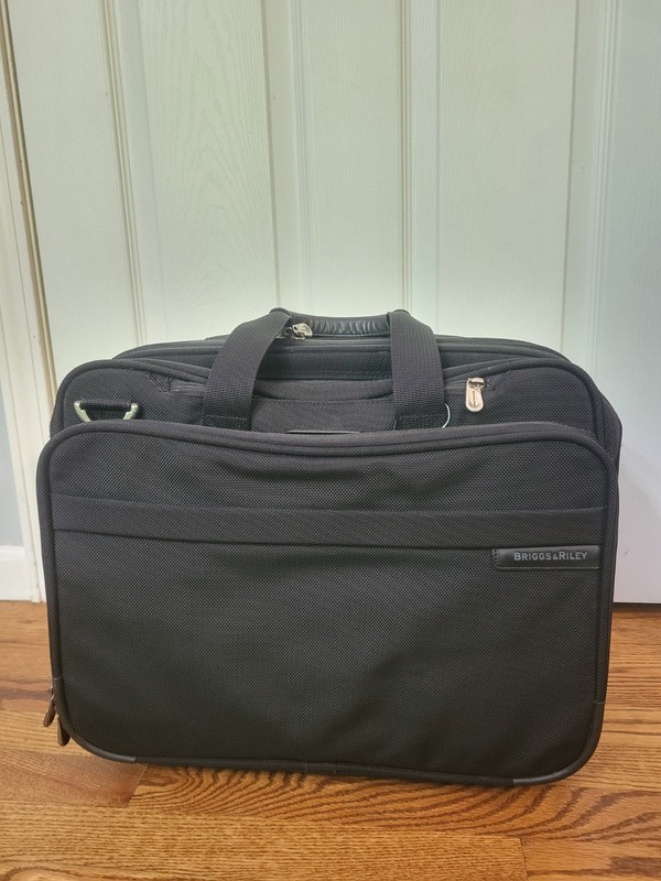 Briggs & Riley Travelware Baseline Expandable Rolling Carry On Luggage BR212X-4