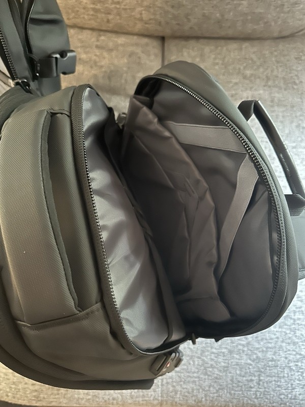 Travel Backpack With Vacuum System