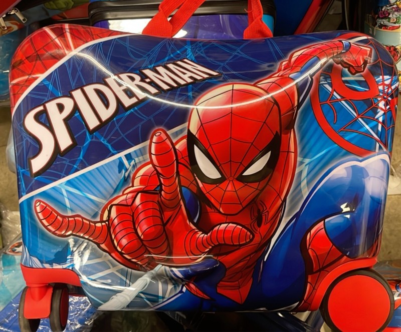 New Spiderman Ride On Luggage Kids 18″ Hardside with little scratches