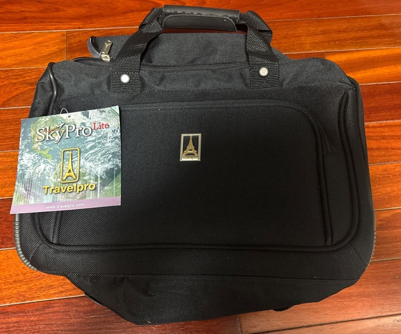 Travelpro Black Duffle Bag Carry On Pilot Bag
