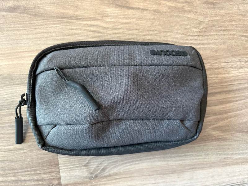 INCASE CITY ACCESSORY POUCH ELECTRONICS ORGANIZER iPhone AirPods Charger Cords