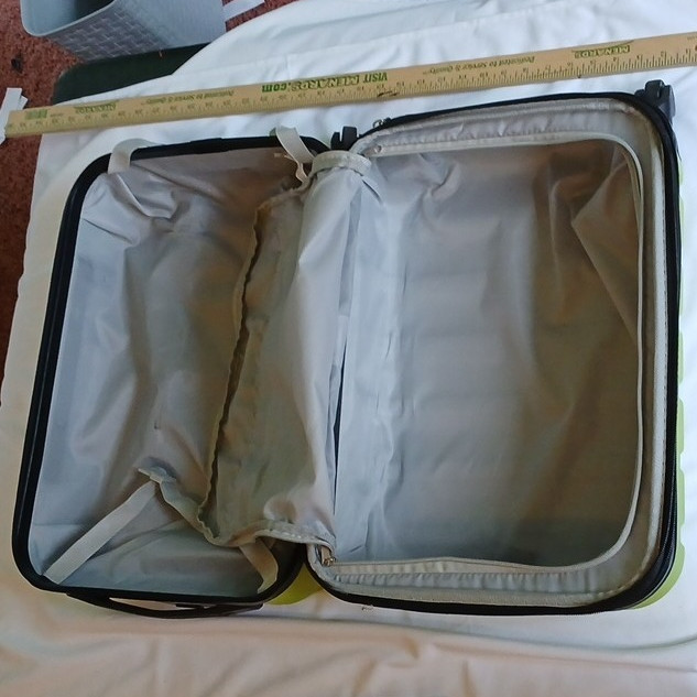 Pacific Hard Shell Upright Rolling Spinner Carry-On Suitcase 19"-22" Green/Black gallery