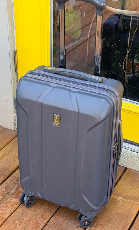 Travelpro Maxlite Hardside Expandable Spinner Gray Luggage Carry On Bag gallery