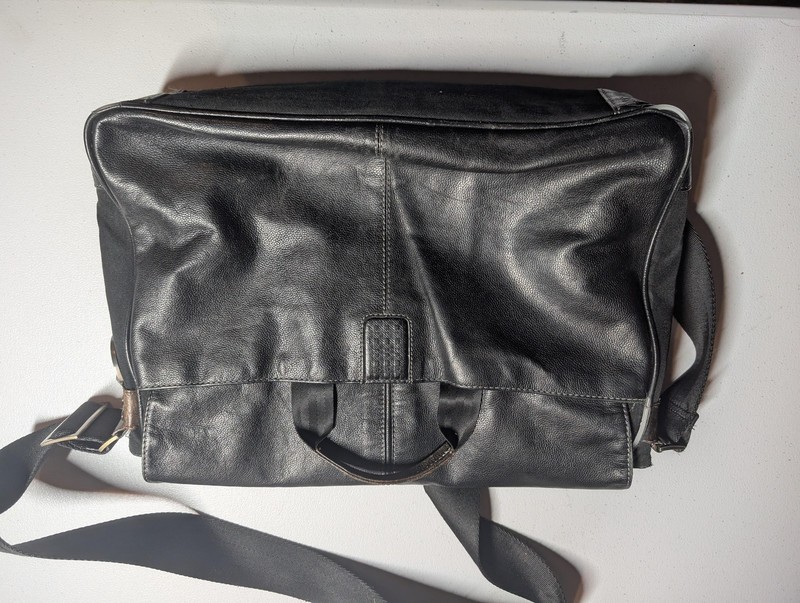 Boconi Black Leather Messenger Bag 16in Laptop Briefcase Mens Adjustable Strap gallery