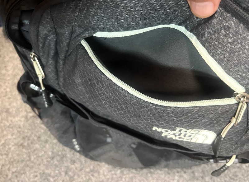 THE NORTH FACE RECON BACKPACK BACK PACK GREY FLEX VENT HARD BACK EXCELLENT COND gallery